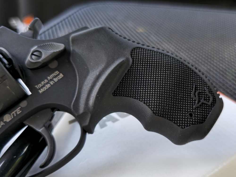 Taurus 856 Ultra-Lite 38 Special 2" + CASE & HOLSTER-img-2