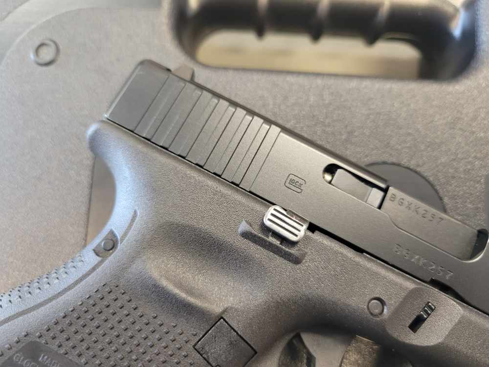Glock 26 Gen 5 9mm Pistol Oroginal Box & Paperwork Penny start no reserve-img-2