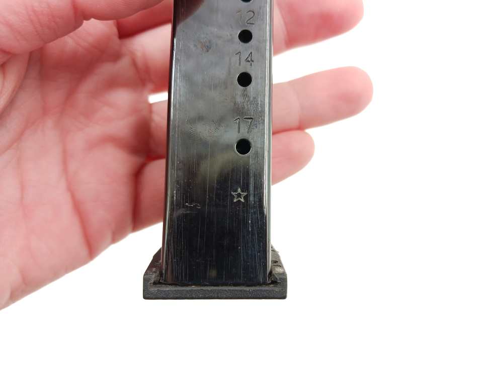 One (1) Beretta PX4 17 rd Factory Magazine -img-8