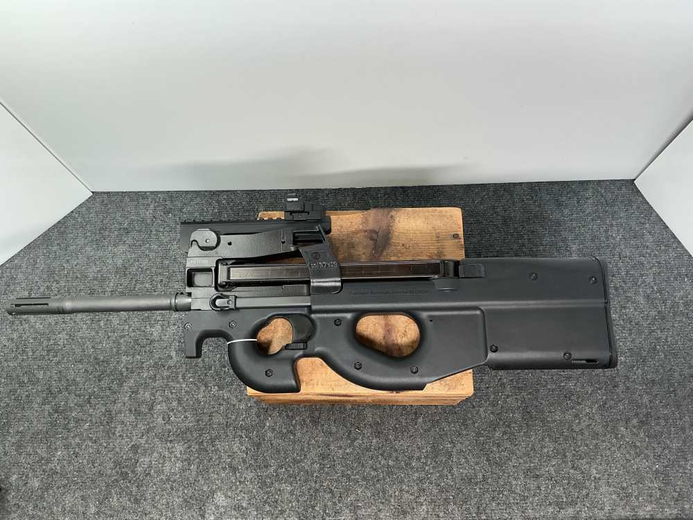 Used FNH PS90 5.7x26mm with 4 Magazines *PENNY*-img-7