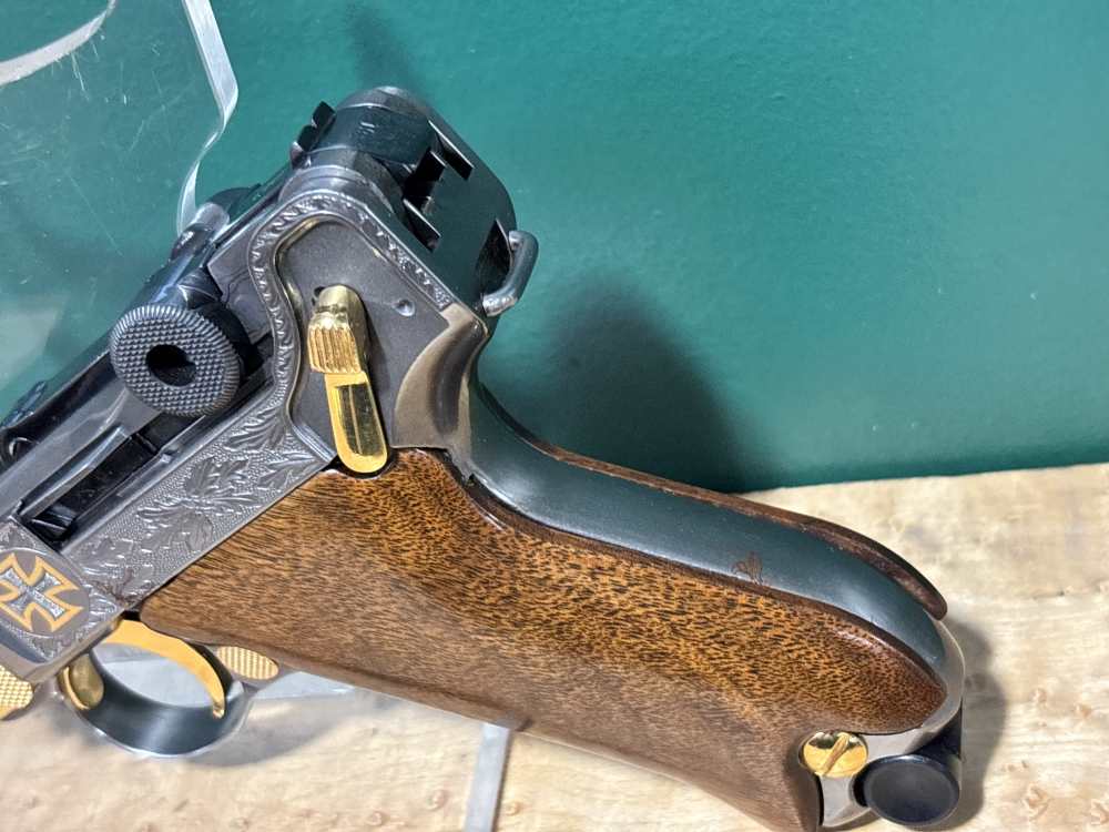 DWM P08 Engraved Luger Iron Cross Edition 9mm Limited Run -img-7