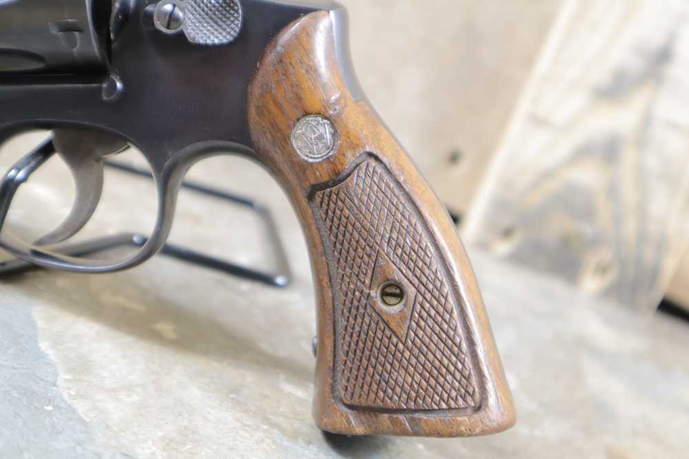 Collectible Smith & Wesson Model Military & Police .38Special Penny Bid N/R-img-21