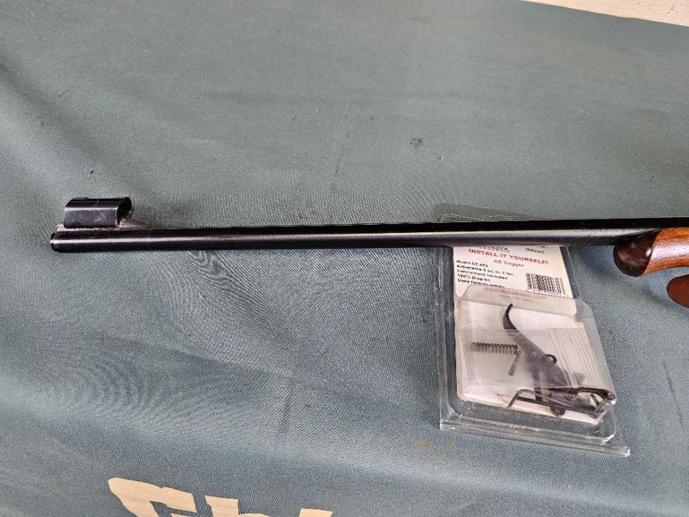USED Like New CZ 452-2E ZKM 22LR 25" barrel Simmons Scope 3-9x32mm-img-7