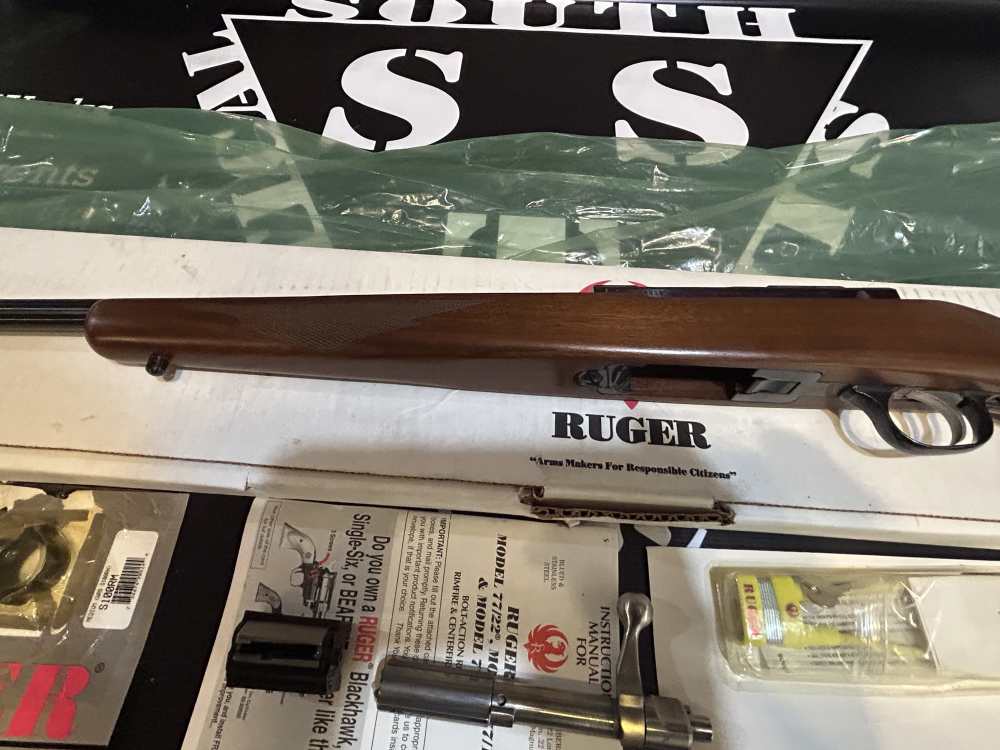 Ruger 77-17 RM 17HMR like new in box -img-14