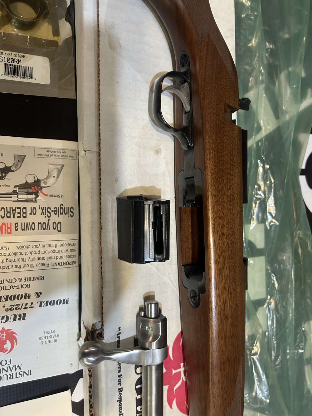 Ruger 77-17 RM 17HMR like new in box -img-3