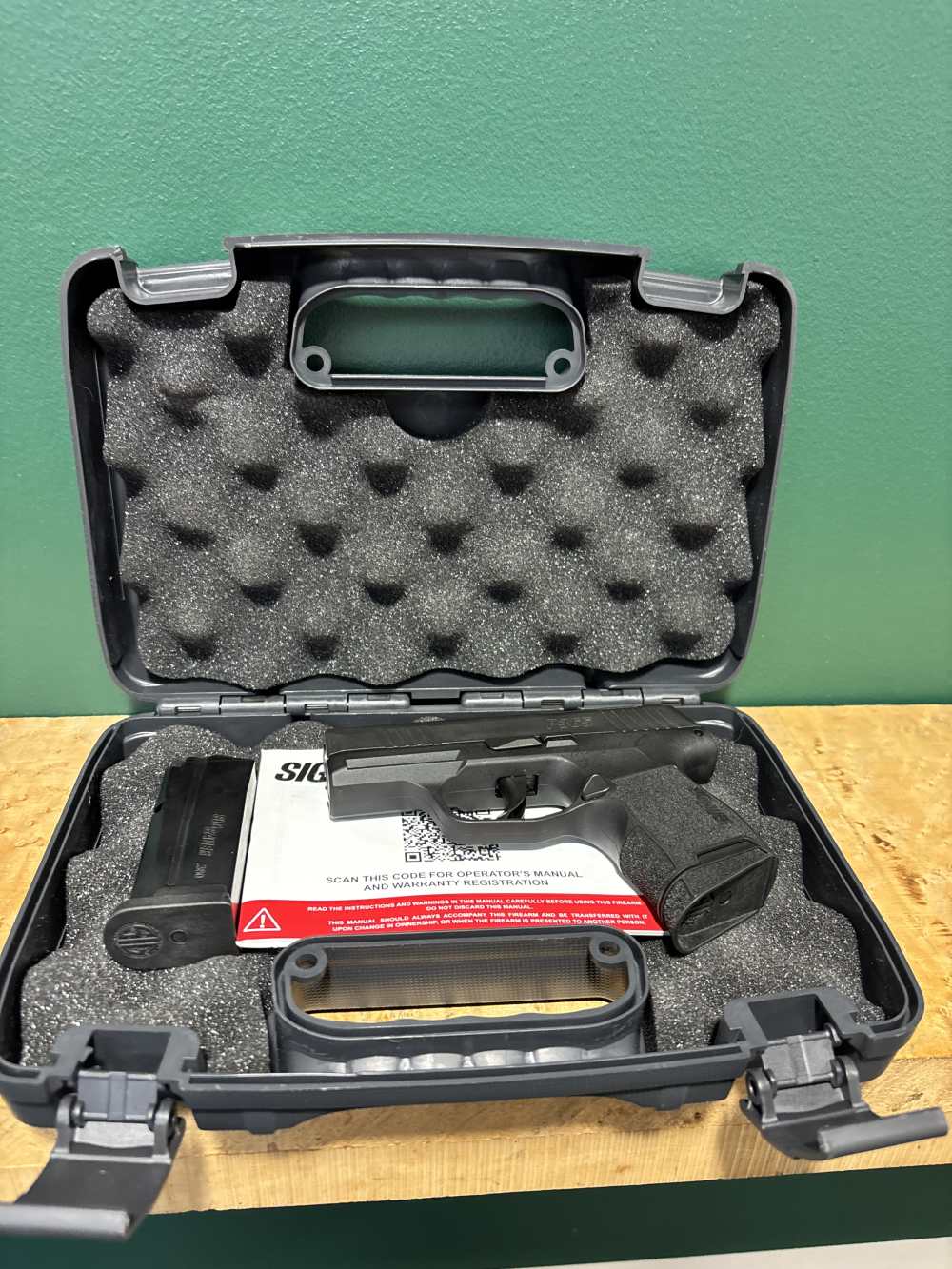 Sig Sauer P365 .380 Acp Compact Handgun Optics Ready w/ Orig Box & 2 mags-img-0