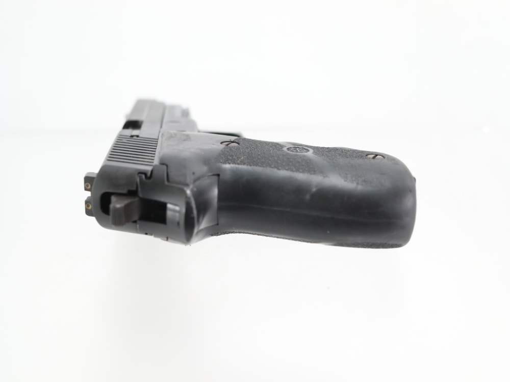 SIG SAUER P226 9mm Pistol - 4.4" Barrel - USED-img-4
