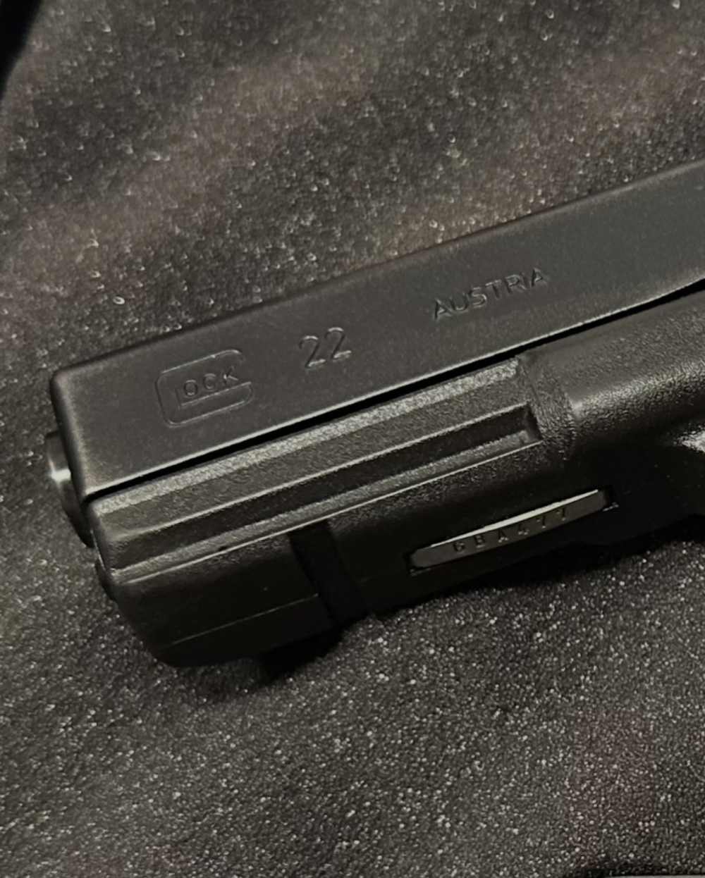 Nice Glock 22 Gen 3 40 Smith & Wesson Semi Auto 15+1 Box & Papers & Holster-img-2