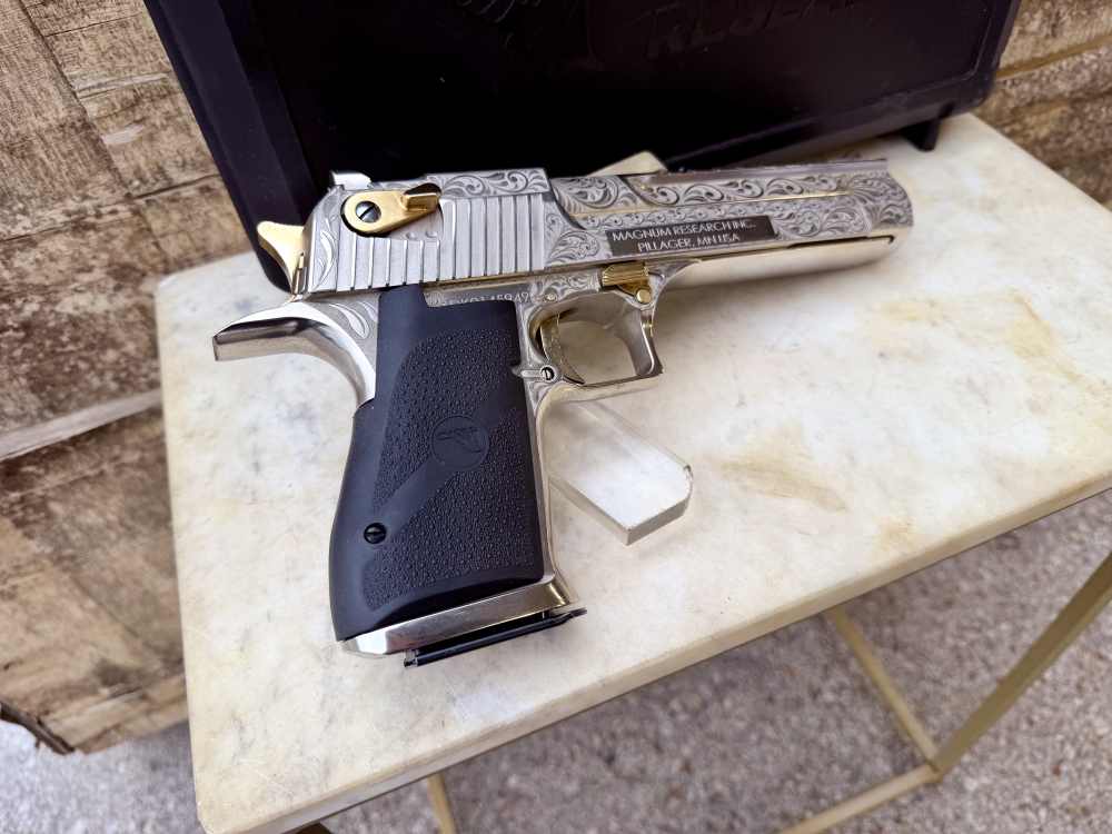 Desert Eagle 44 Mag ENGRAVED High Polished Bright Nickel & 24k Gold -img-10