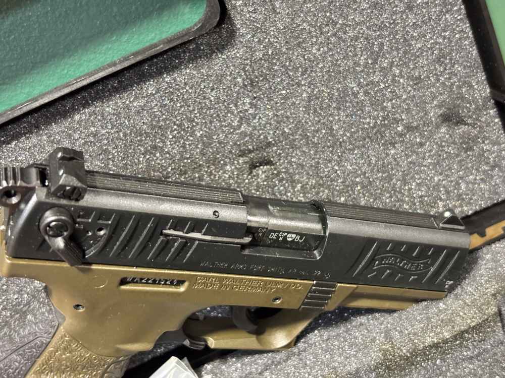 Walther P22 OD Green .22 Lr Semi Auto Pistol 3.5" w/ Orig Box & 2 mags-img-7