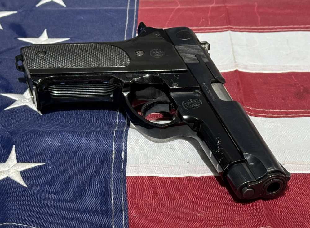 Smith & Wesson Model 59 9mm Pistol-img-17