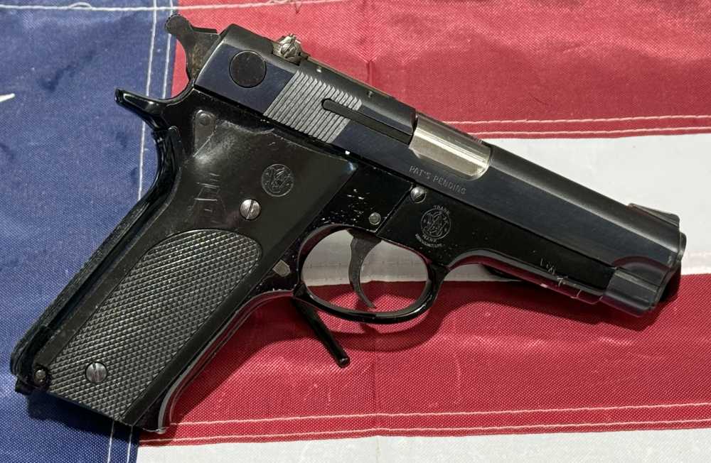 Smith & Wesson Model 59 9mm Pistol-img-4