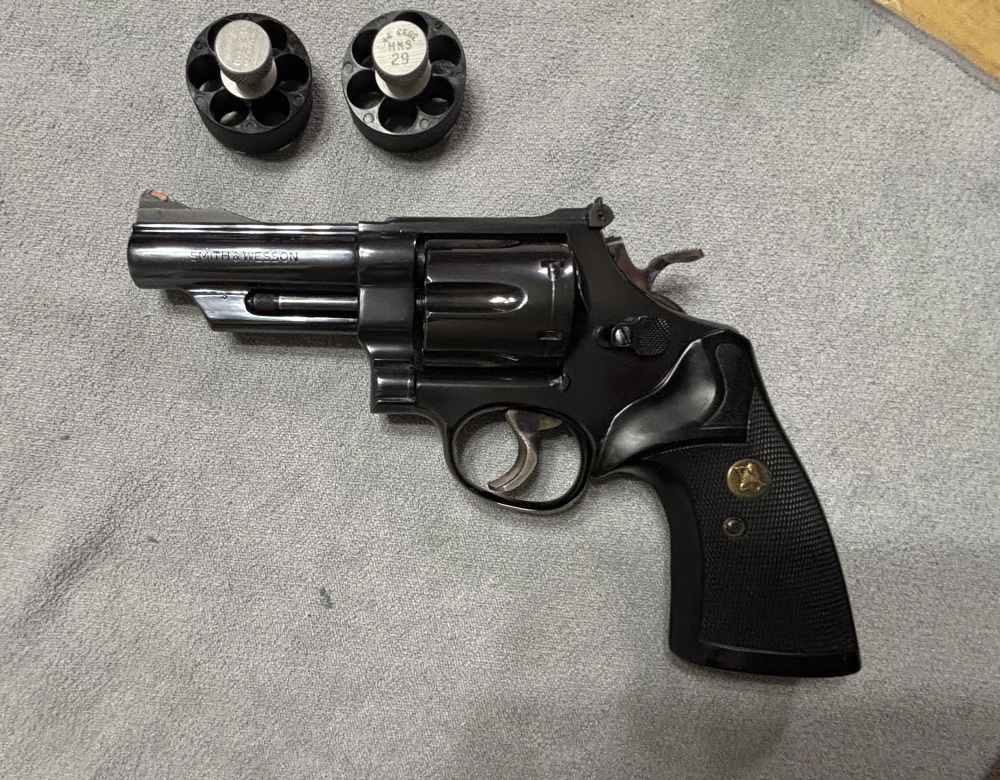 Smith and Wesson Model 29-2 Revolver-img-4