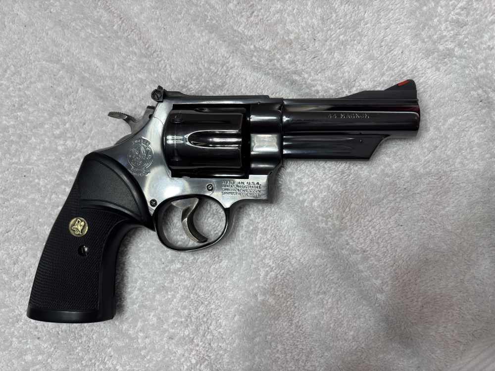 Smith and Wesson Model 29-2 Revolver-img-0
