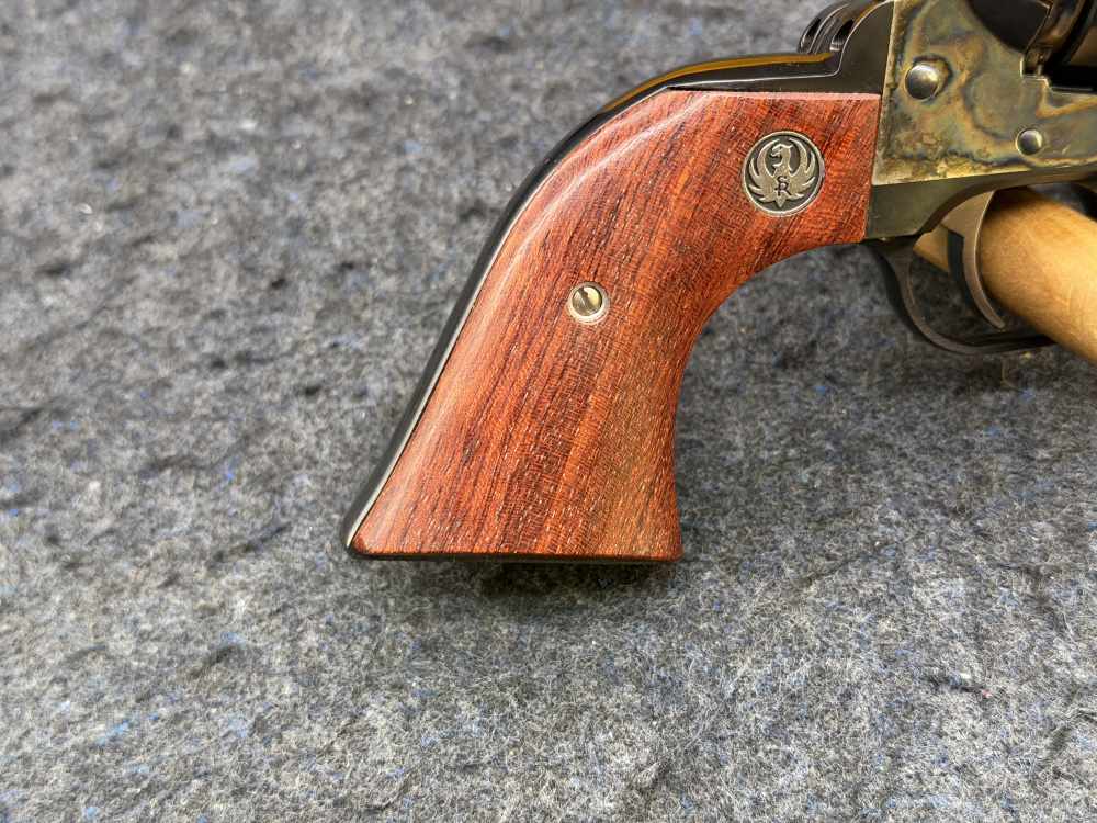 RUGER VAQUERO 45 COLT REVOLVER LNIB UNFIRED 5.5” MFG 1993-img-5