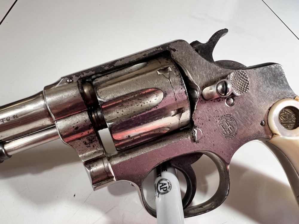 OLD 5 SCREW SMITH AND WESSON 32 LONG  NICKEL & PEARL GRIPS-img-2