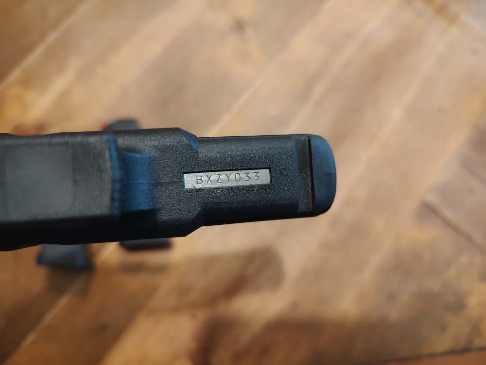 Glock 19 Gen 3 w/ Aftermarket Slide + 2 Mags-img-2