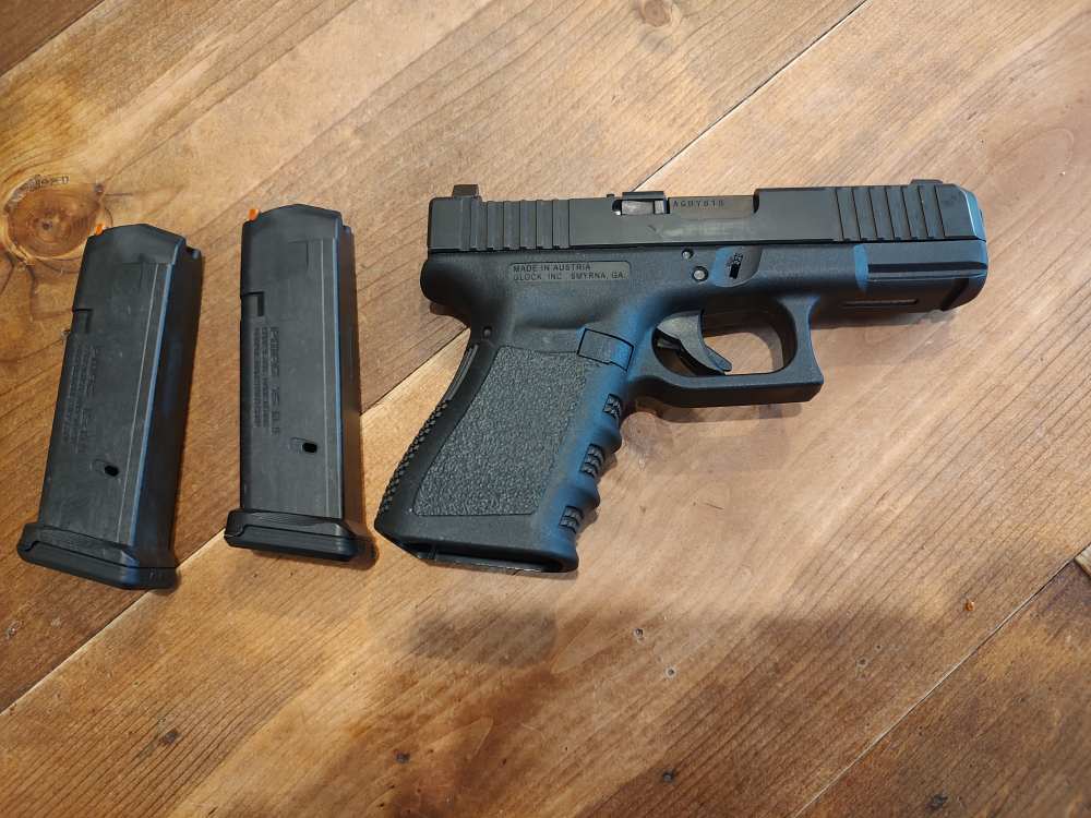 Glock 19 Gen 3 w/ Aftermarket Slide + 2 Mags-img-1