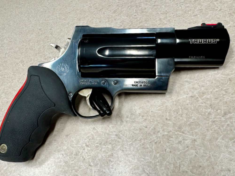 TAURUS RAGING JUDGE - .454 CASUL/.45 LC/.410 GA - UNFIRED CONDITION-img-0