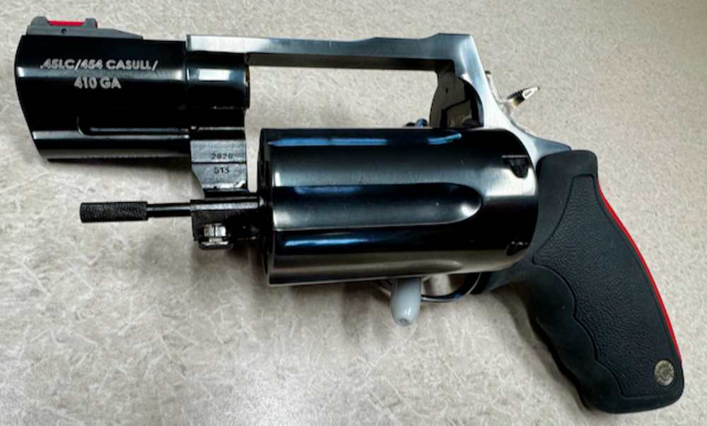 TAURUS RAGING JUDGE - .454 CASUL/.45 LC/.410 GA - UNFIRED CONDITION-img-3