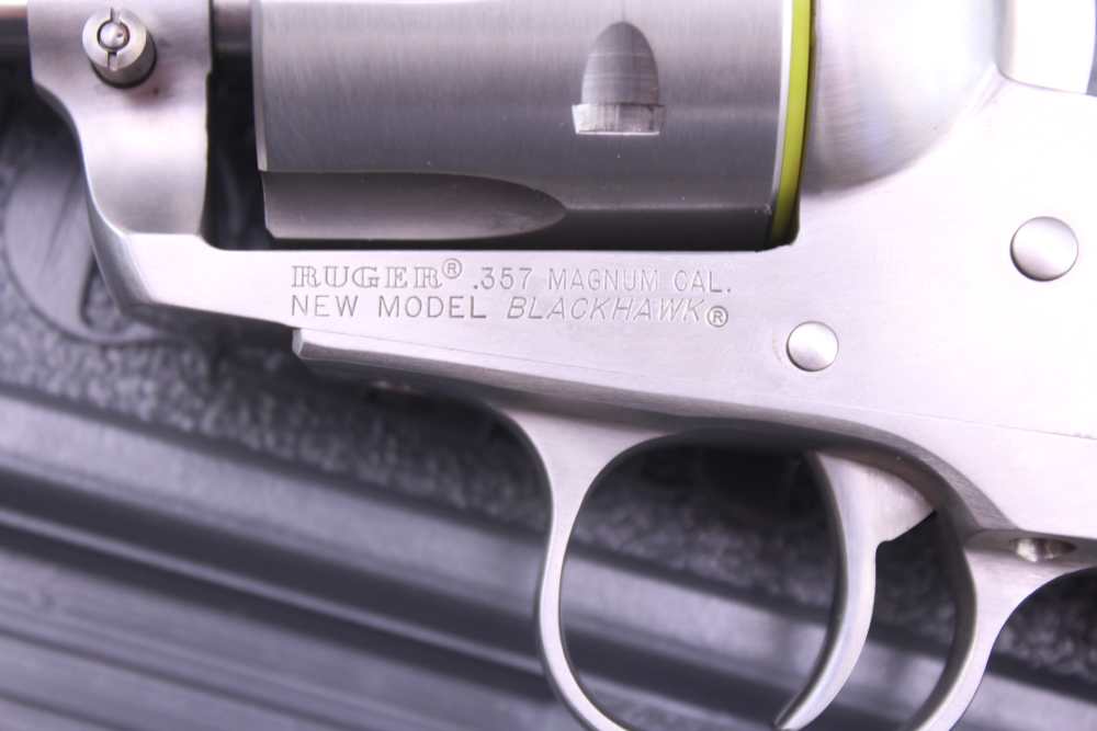 Ruger New Model Blackhawk 357 Mag 38 Spl 4 4/8" Stainless Mint Unfired -img-3