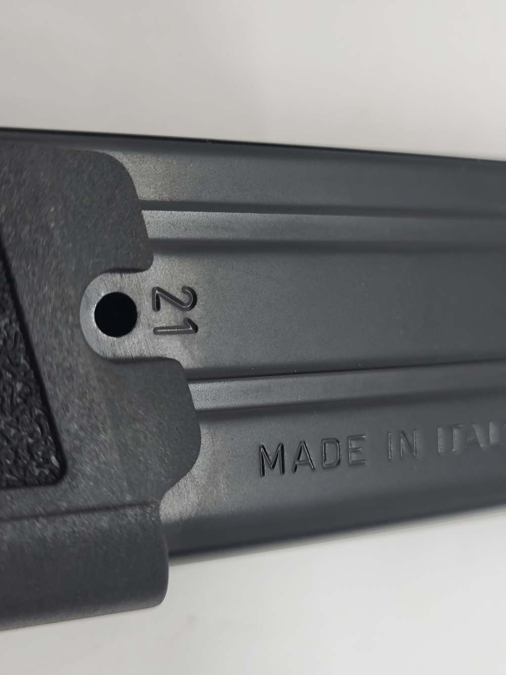 Lot of 3 SIG SAUER 320 M17 M18 9mm magazines mags clips 17, 21, 30 round-img-3