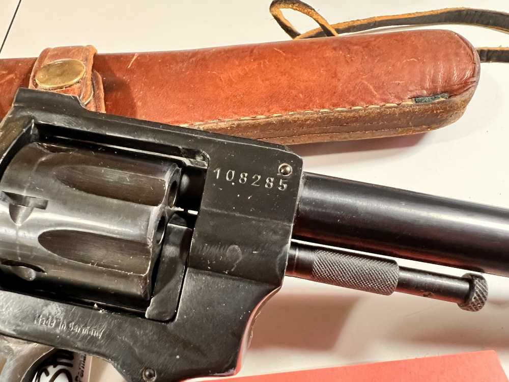22 CAL HERTER'S GUIDE MODEL  8 SHOT 5 INCH BLUED GUN AND A HOLSTER-img-3
