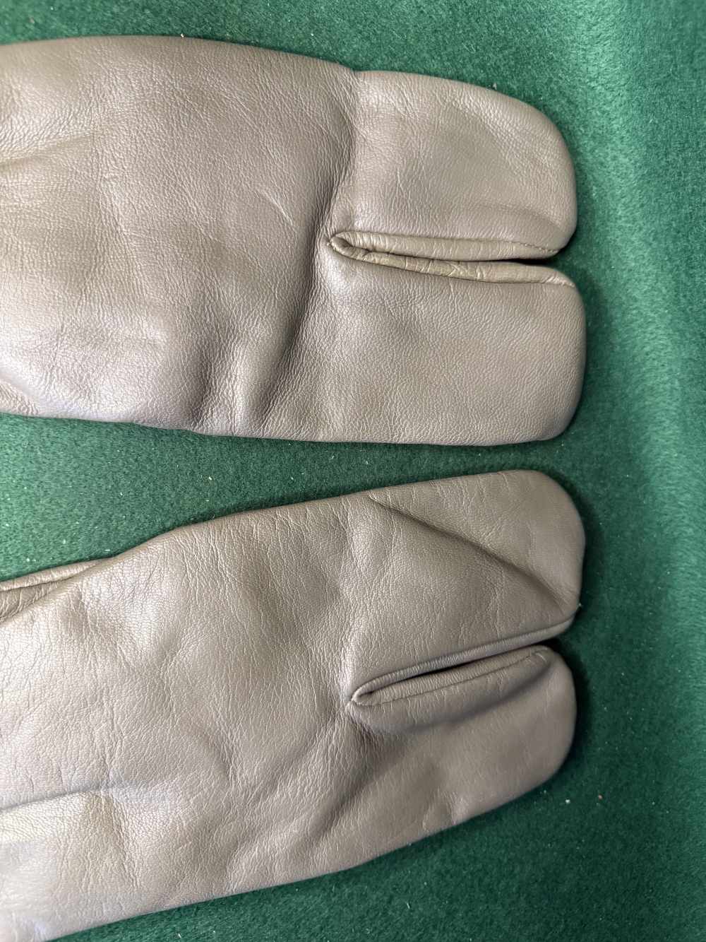 West German BW Leather Trigger Finger Mittens Gloves Cold War 1982 Size 9-img-2