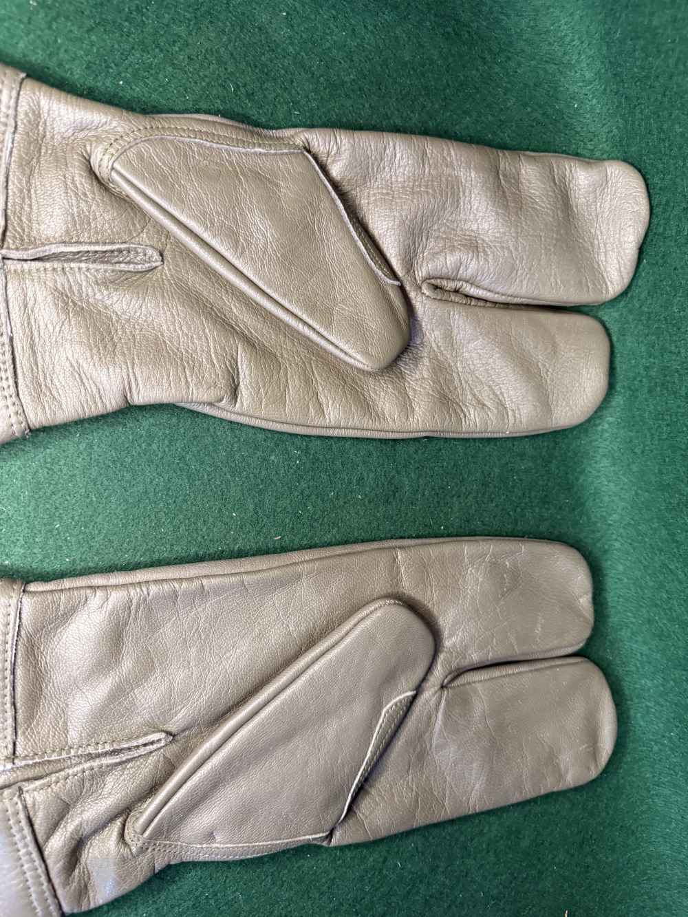 West German BW Leather Trigger Finger Mittens Gloves Cold War 1982 Size 9-img-5