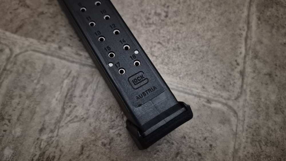 RARE SQUARE NOTCH FACTORY GLOCK 17 MAGAZINE 9MM PRE-BAN +2 BASE!-img-3