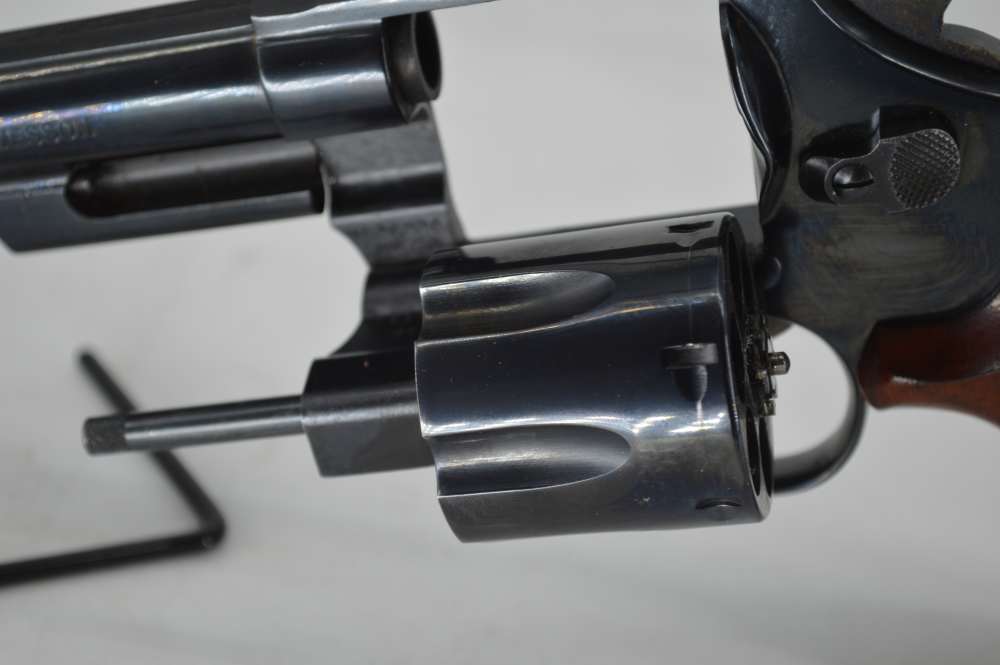 Smith & Wesson 25-5 45 colt 6 shot Revolver Classic Wheel gun -img-7