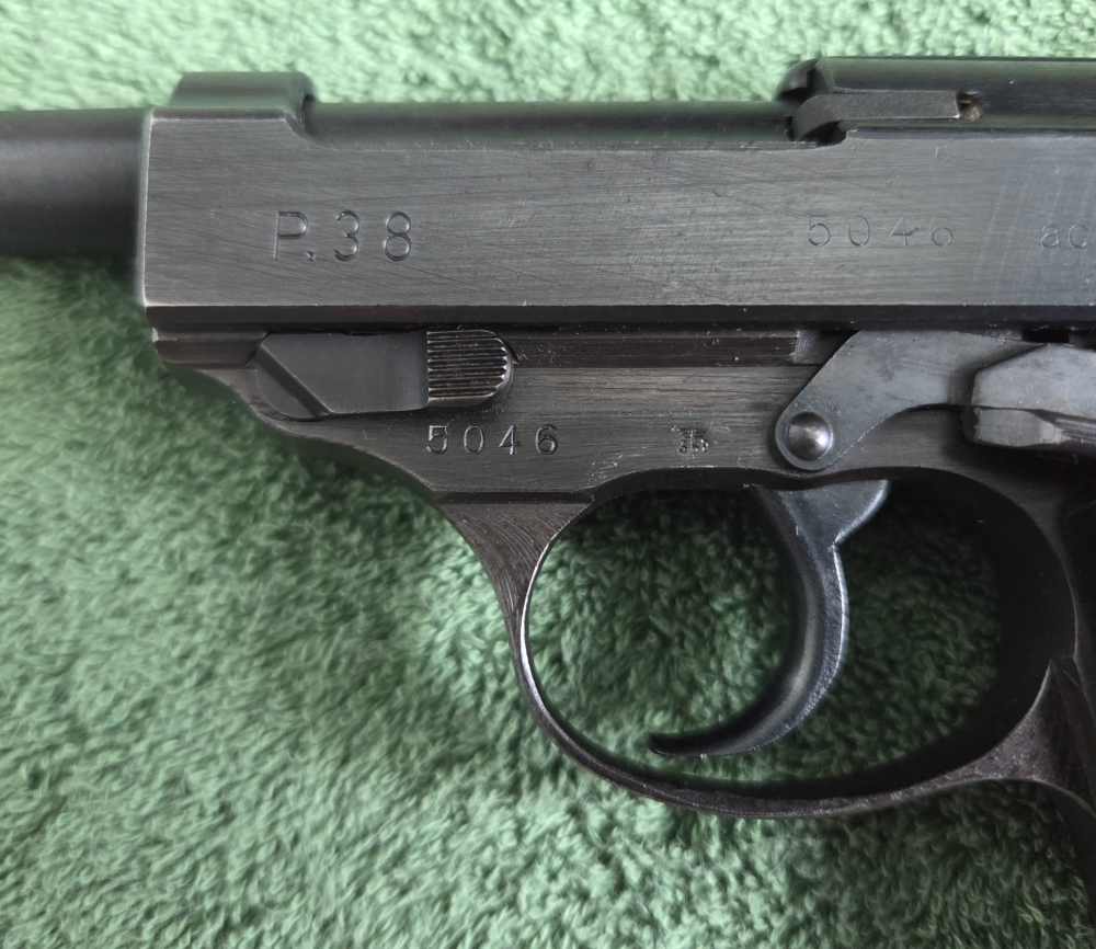 P38 Walther 'AC 45' 1945 dated Pistol in great condition! All matching gun!-img-2