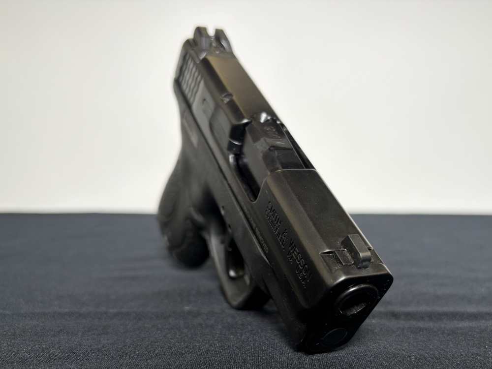 Smith & Wesson M&P9 Shield 9MM-img-2