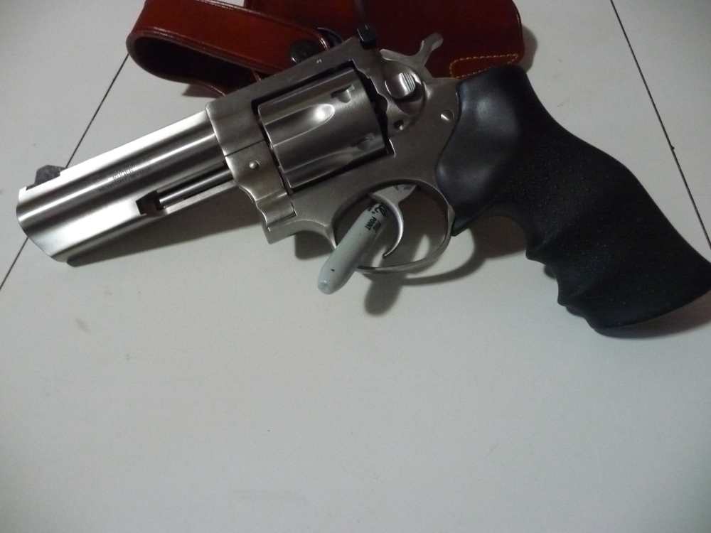 357 MAGNUM RUGER GP-100 IN A 4 INCH STAINLESS-img-6