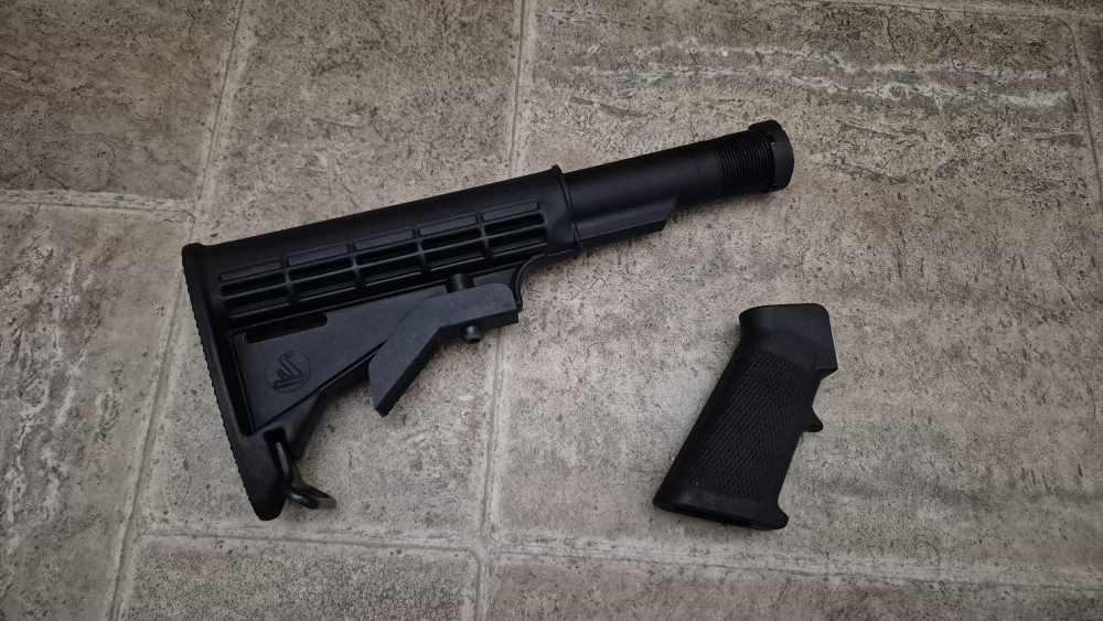 BUSHMASTER NON COLLAPSIBLE STOCK BAN COMPLIANT AR-15 223 5.56 -img-0