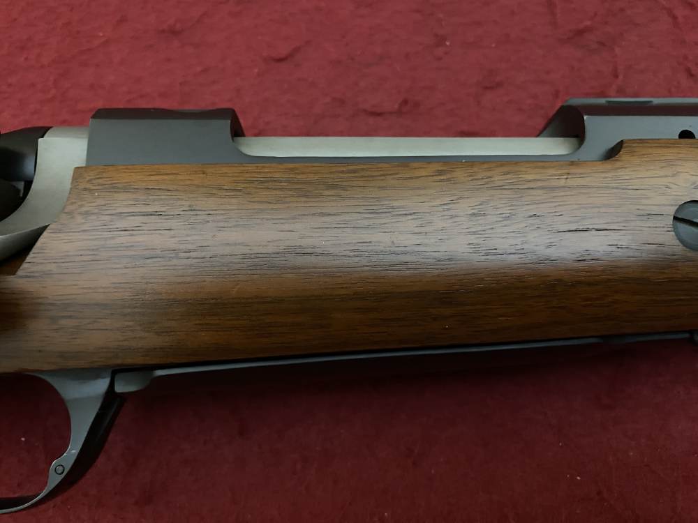 Excellent Ruger M77 Hawkeye African .375 Ruger 23" Walnut blued 07129-img-22