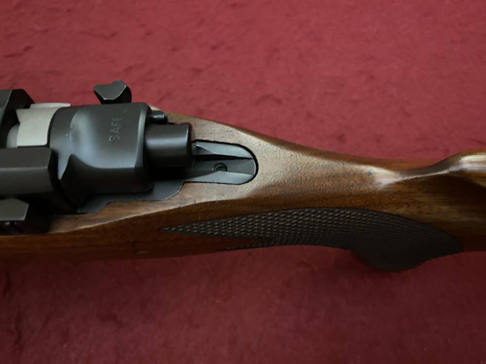 Excellent Ruger M77 Hawkeye African .375 Ruger 23" Walnut blued 07129-img-95