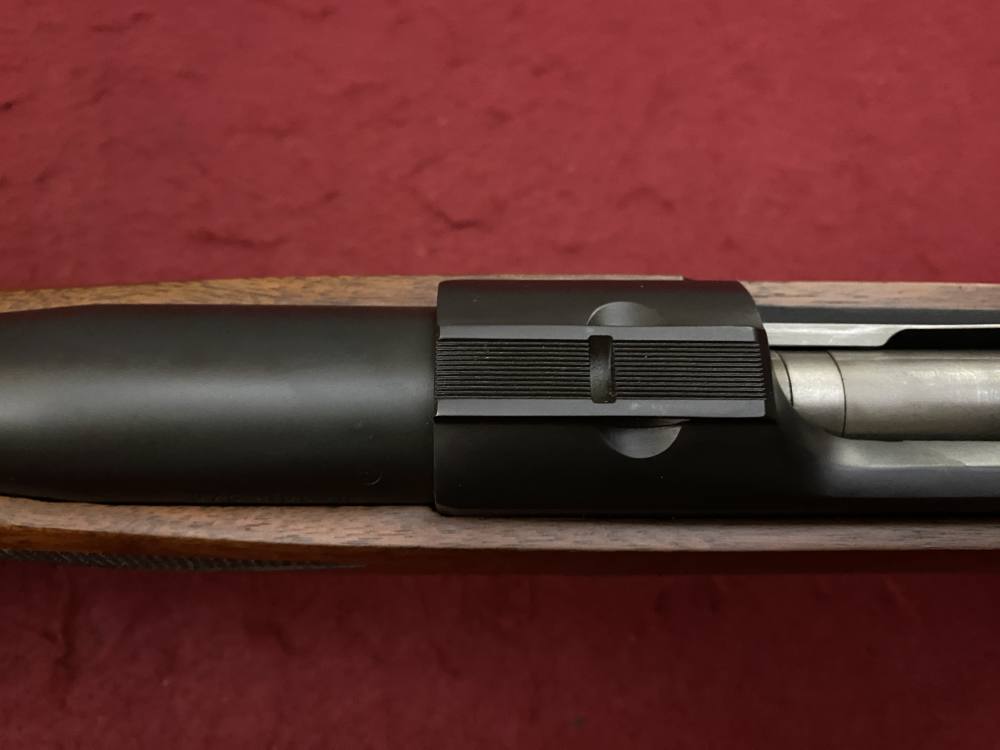 Excellent Ruger M77 Hawkeye African .375 Ruger 23" Walnut blued 07129-img-99