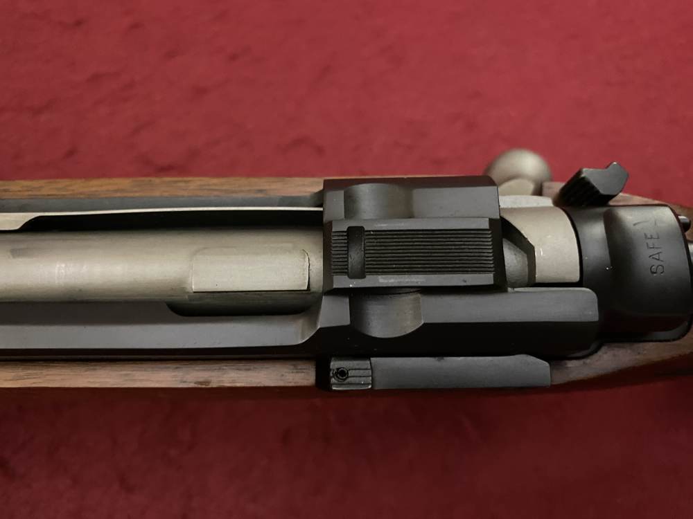 Excellent Ruger M77 Hawkeye African .375 Ruger 23" Walnut blued 07129-img-97