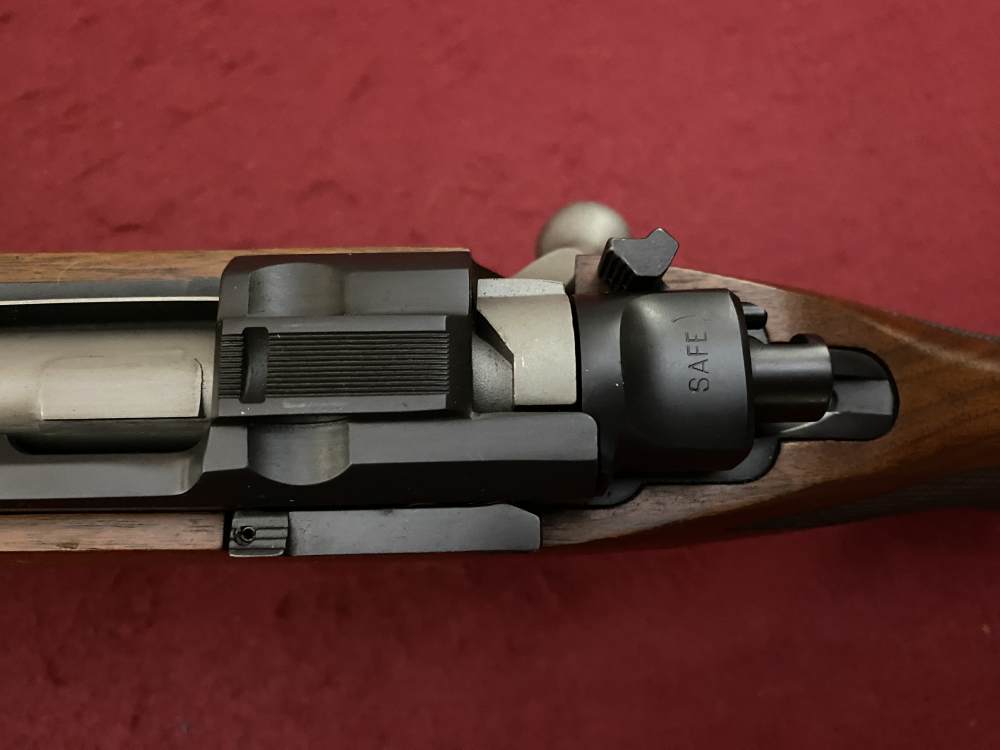 Excellent Ruger M77 Hawkeye African .375 Ruger 23" Walnut blued 07129-img-96