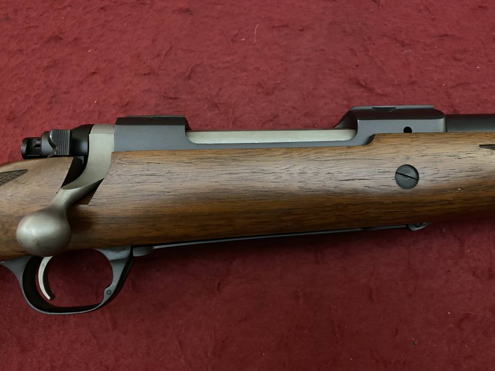 Excellent Ruger M77 Hawkeye African .375 Ruger 23" Walnut blued 07129-img-15
