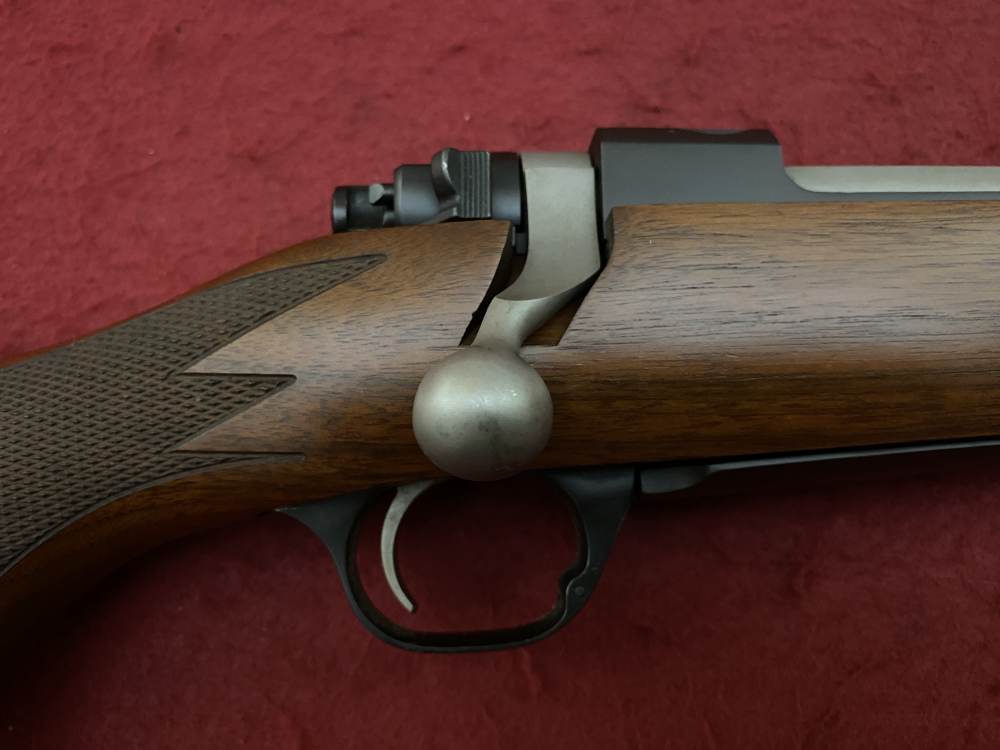 Excellent Ruger M77 Hawkeye African .375 Ruger 23" Walnut blued 07129-img-14