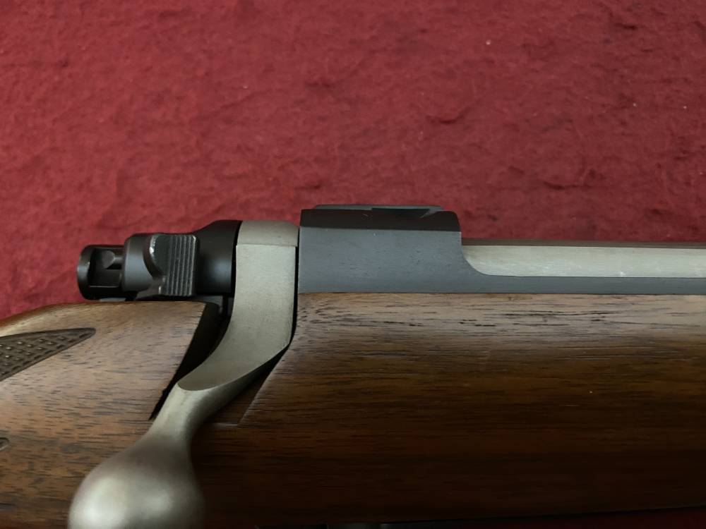 Excellent Ruger M77 Hawkeye African .375 Ruger 23" Walnut blued 07129-img-18