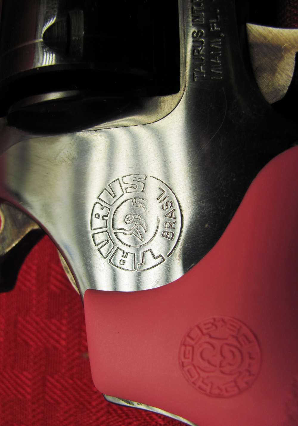 TAURUS M85 38 SPL 5 SHOT PINK HOGUE GRIPS ORIGINAL BOX LNIB-img-2