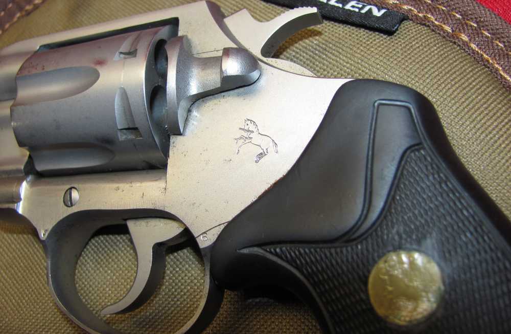 COLT 38 SF VI 2 INCH BRL MATTE SS FINISH PACHMYR COLT GRIPS GD COND-img-6
