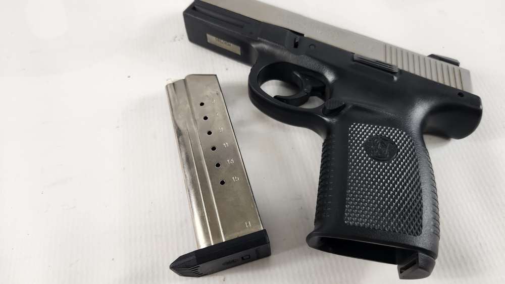 Smith & Wesson SW9VE 9mm-img-1