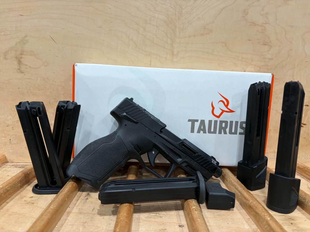 TAURUS TX22 TORO ORIGINAL BOX 4 EXTRA MAGS LEADER 30669-img-0