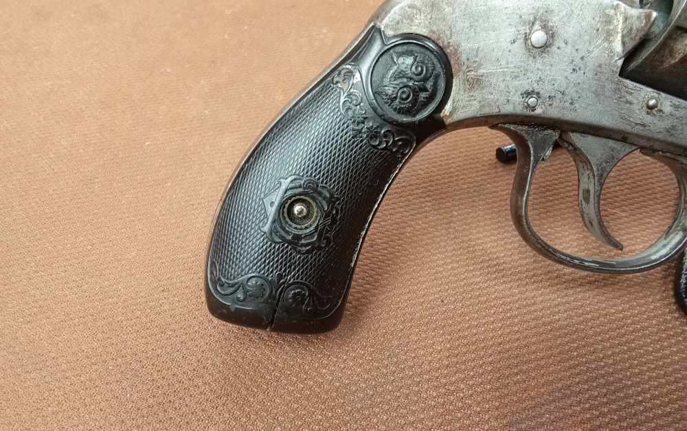 Harrington double action 32 S&W Revolver -img-7