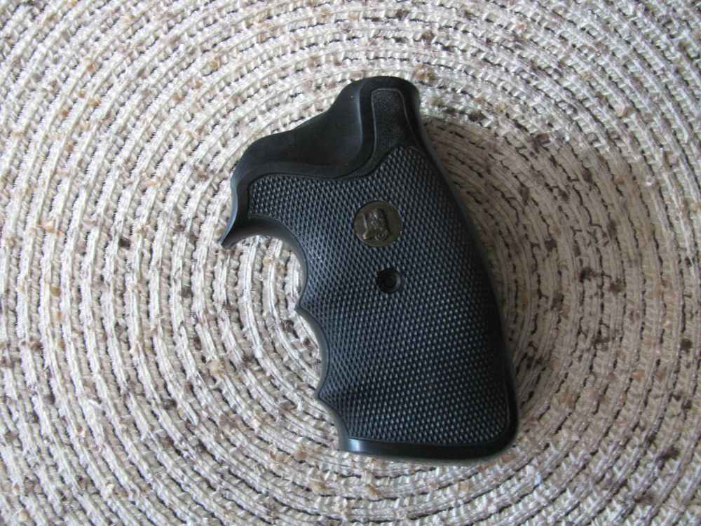 Pachmayr "Gripper" grips for Colt Python revolvers-img-1