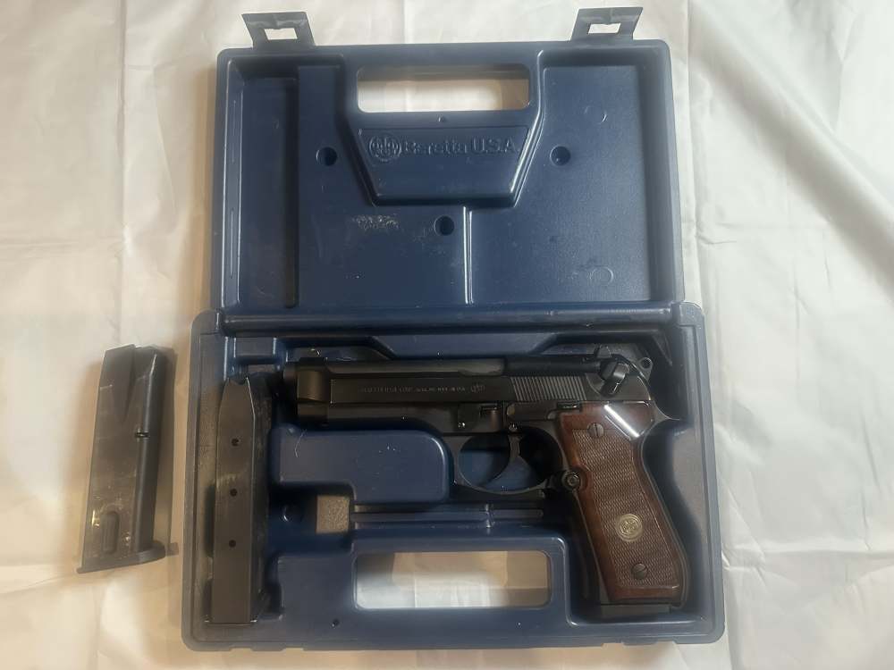 Beretta 92FS, 9mm, Blued, Wood Grips, Original Case-img-8